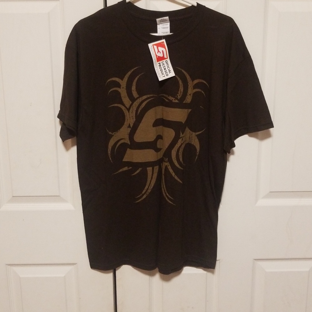 Tee shirt